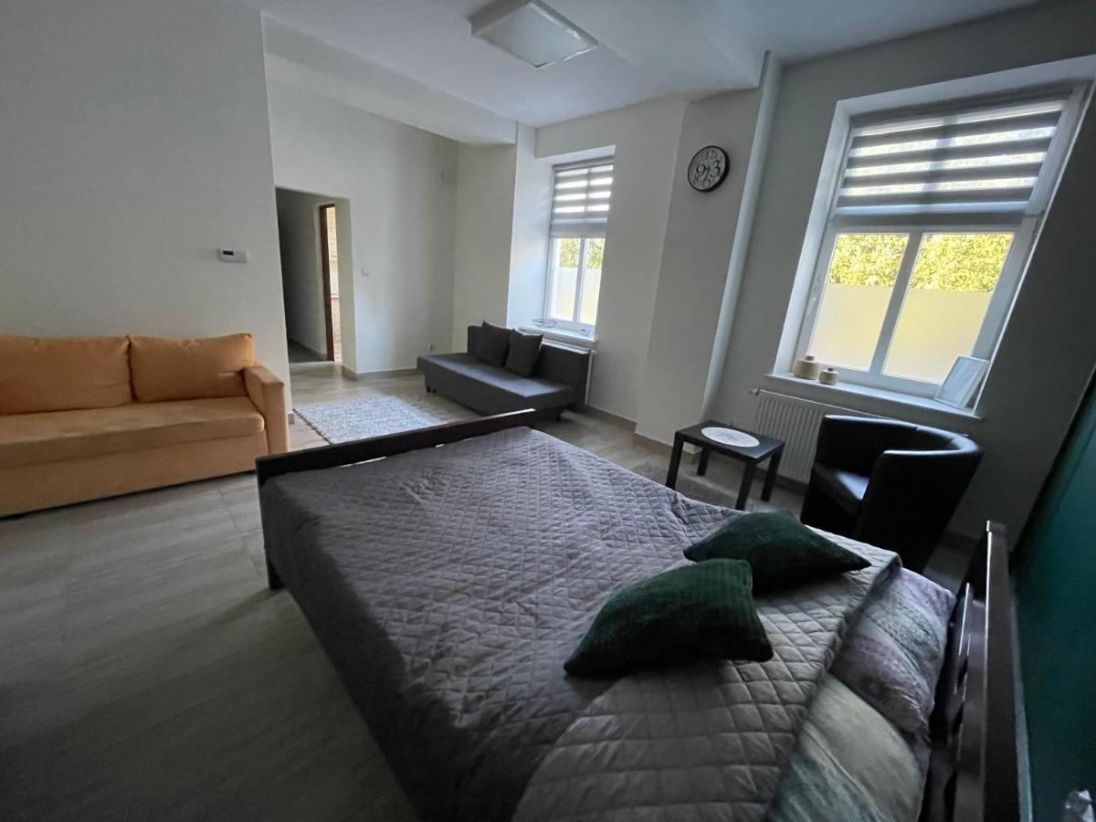 Apartamenty Trzciana เชชูฟ ภายนอก รูปภาพ